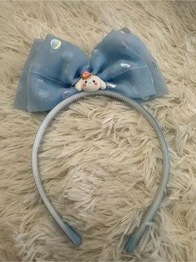 Cinnamonroll blue headband and a polka dots bow.